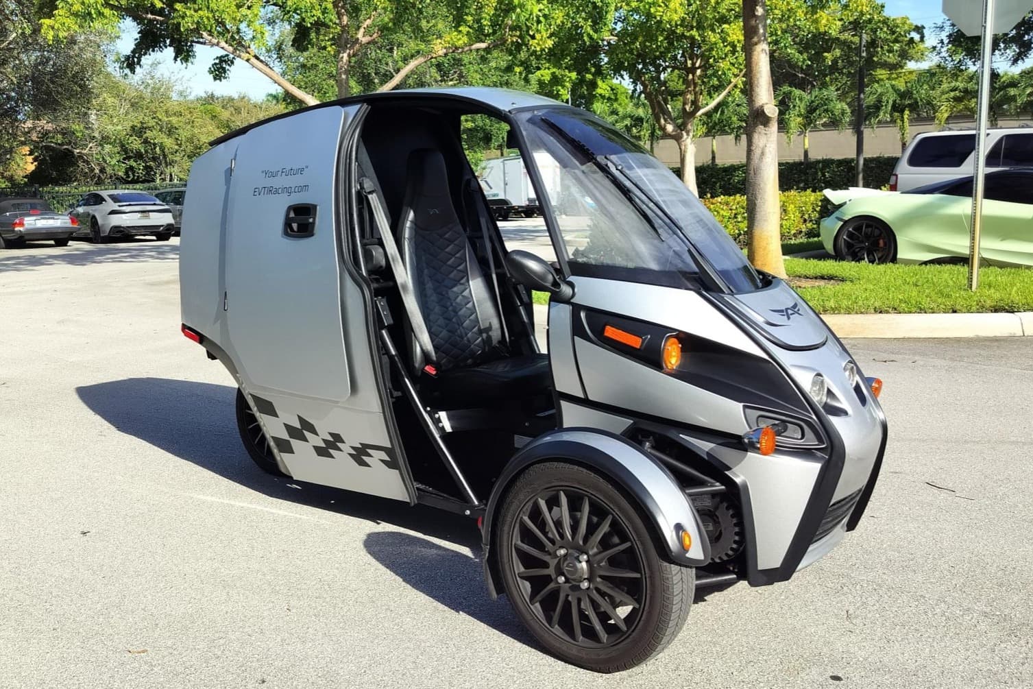 Arcimoto Deliverator - side profile view