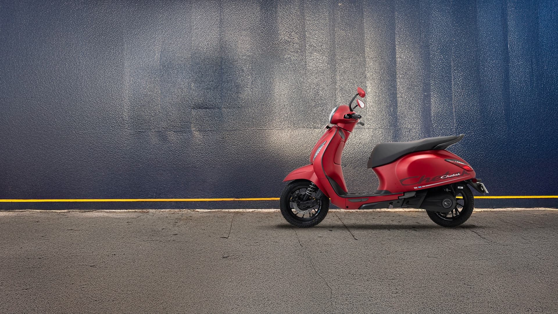 Bajaj Chetak 3501 - side profile view