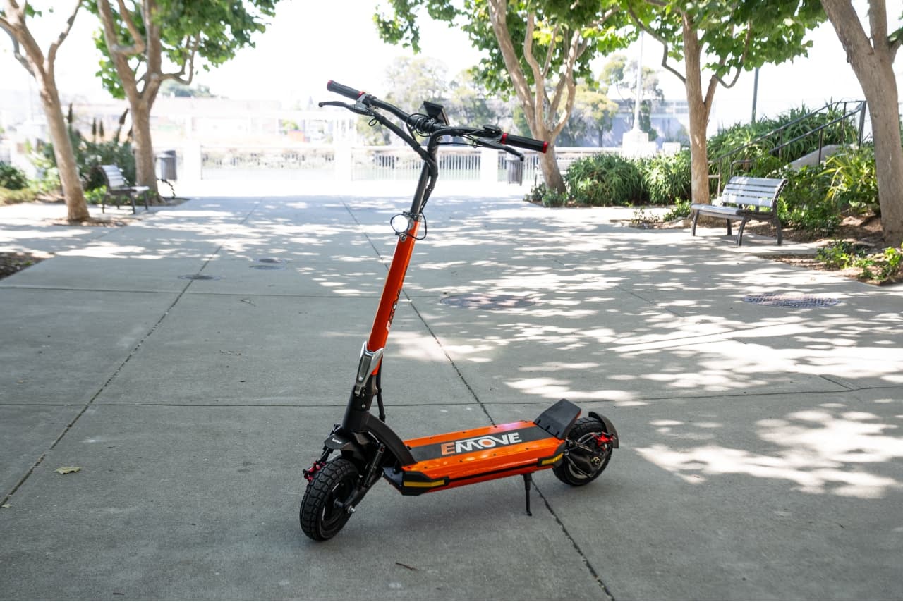 EMOVE Cruiser V2 - side profile view