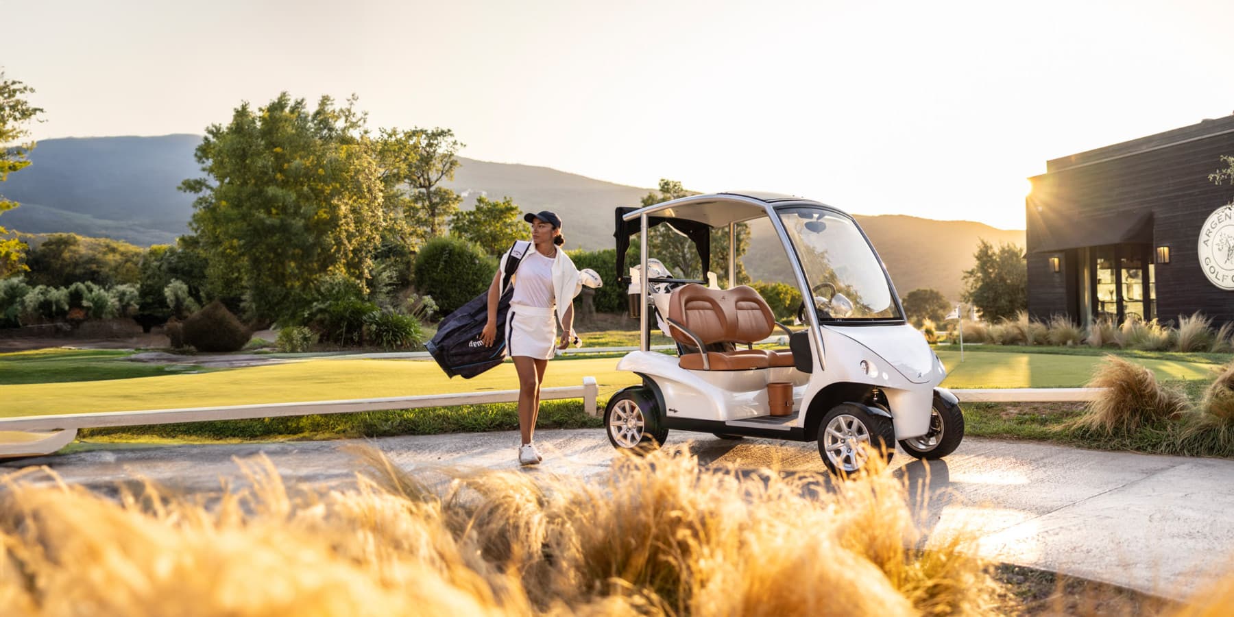 Garia Golf - side profile view