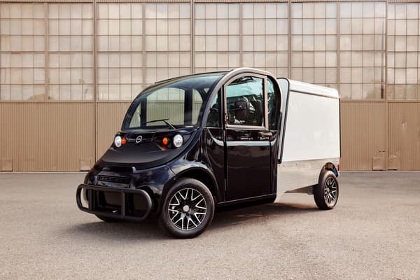 GEM eM1400 - side profile view