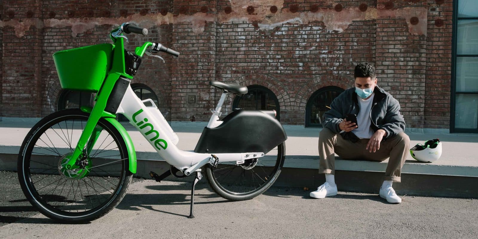 Lime Gen4 E-bike - side profile view