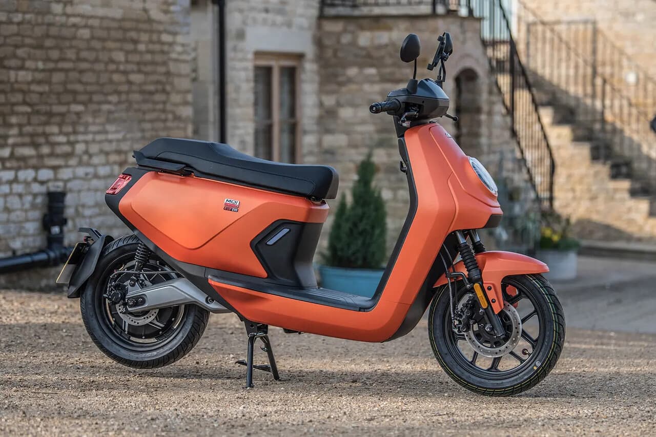 NIU MQi GT Evo - side profile view