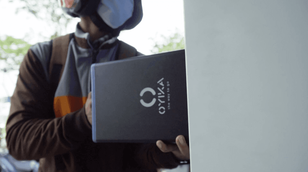 Oyika battery swap station with smart lockers